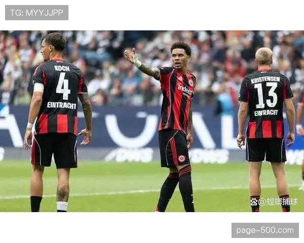 利兹联年轻防线成长阵痛:关键位置决策失误率偏高 利兹联年轻防线成长阵痛:关键位置决策失误率偏高